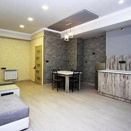 Studio Apartment In Yerevan And Tours In Armenia المظهر الخارجي الصورة
