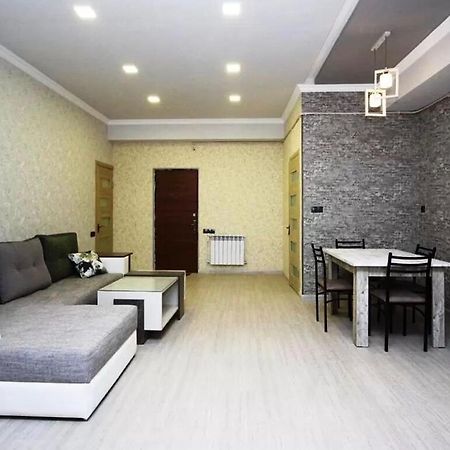 Studio Apartment In Yerevan And Tours In Armenia المظهر الخارجي الصورة