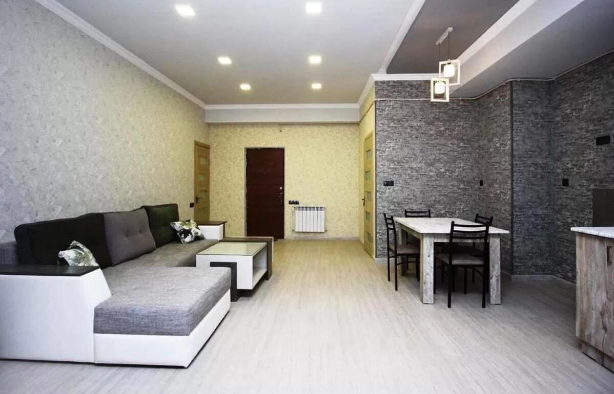 Studio Apartment In Yerevan And Tours In Armenia المظهر الخارجي الصورة